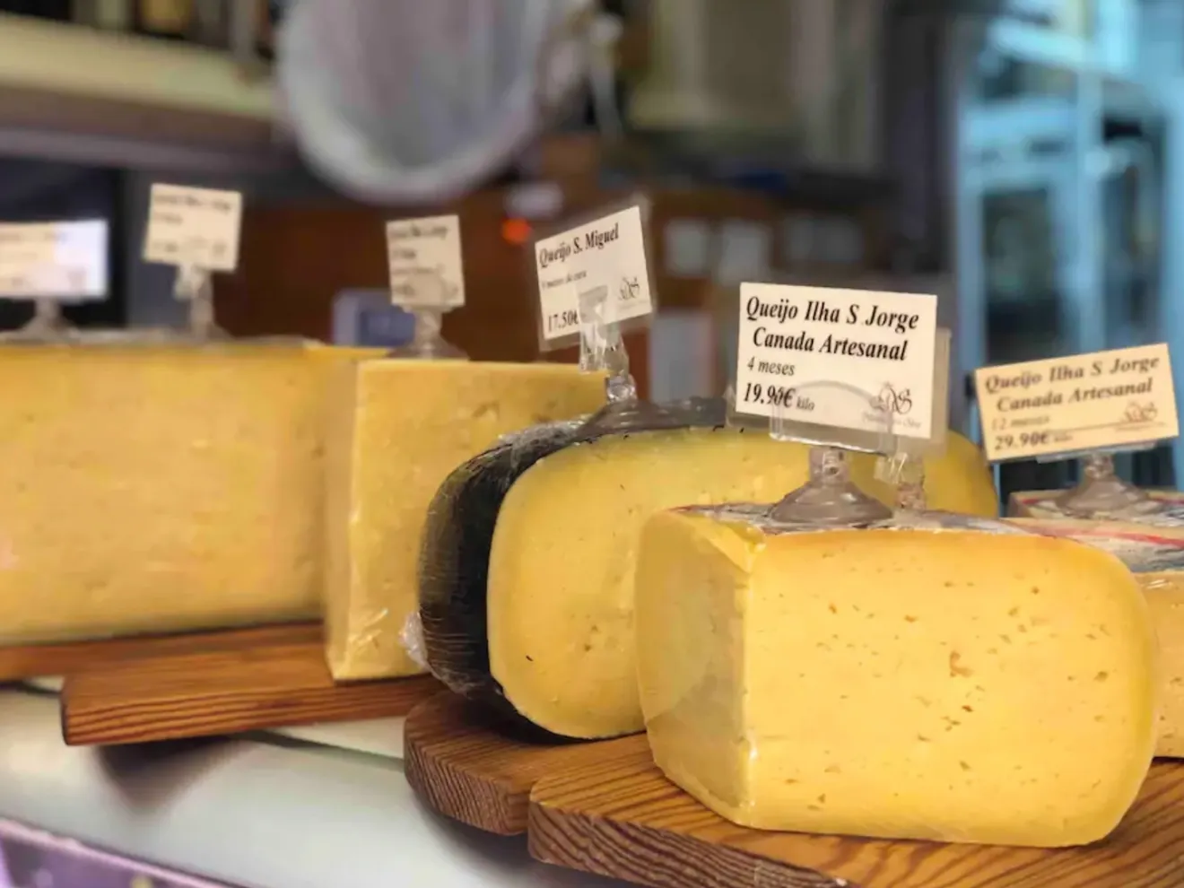 several kinds of portuguese cheeses