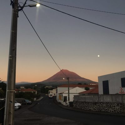 Montagne de Pico pendant la fin de journée