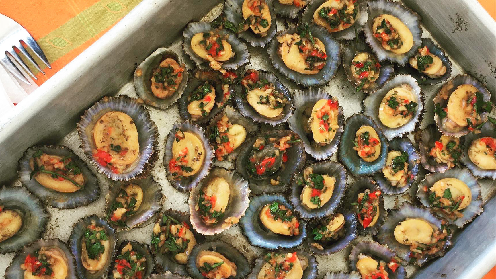 lapas-seafood a group of sushi